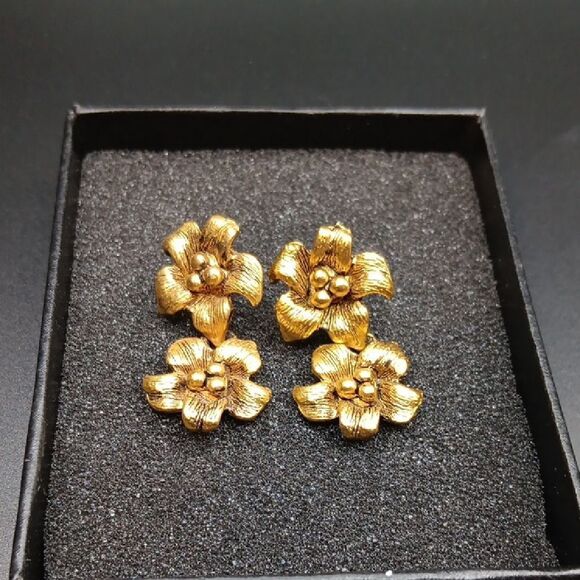 Chic Gold Blossom Earrings - Picture 1 of 5